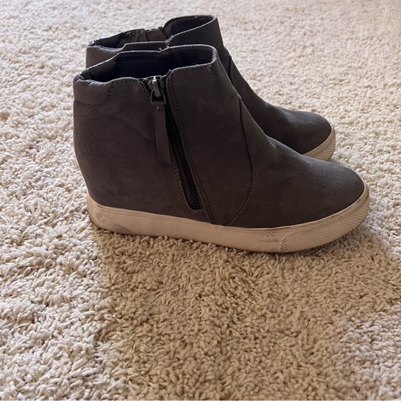 Universal Thread Booties - Picture 5 of 6